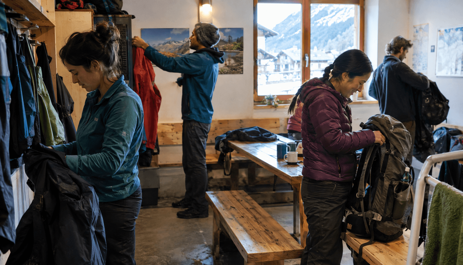 Mastering Hostel Basics: The Appeal of Less - Featured Image